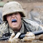 Trening aktorów z bronią – od teorii do praktyki